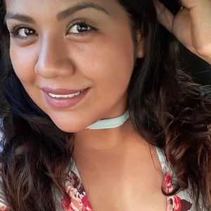 Meet your Posher, Jaqueline